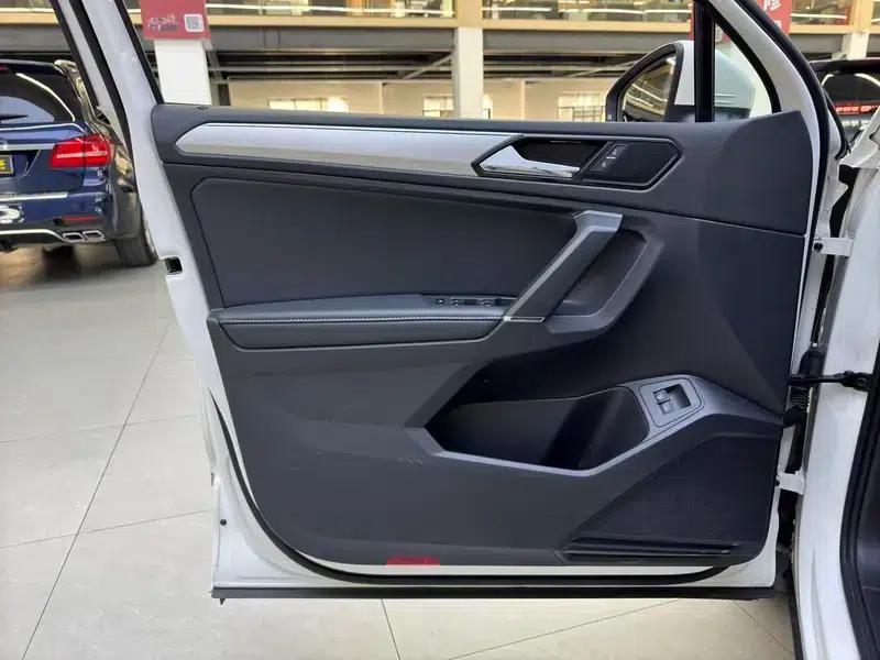 Tiguan L PHEV 2020 430PHEV Plug-in Hybrid Flagship Edition — миниатюра 6