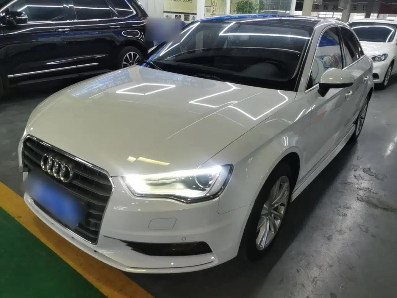 Audi A3 2015 Limousine 40 TFSI Automatic Comfort Model — миниатюра 1