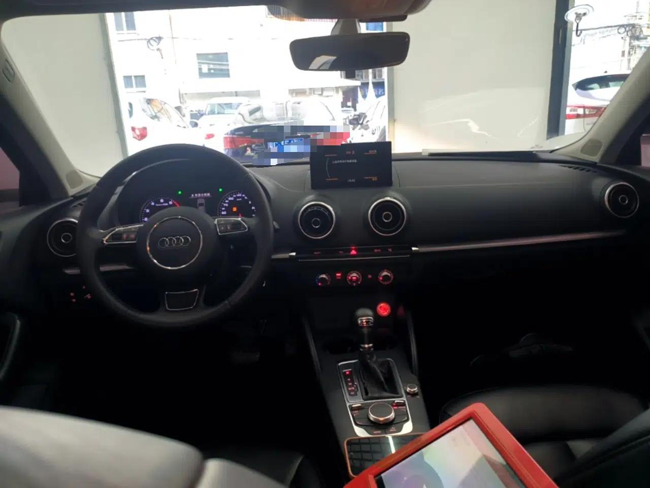 Audi A3 2015 Sportback 35 TFSI Millionth Anniversary Intelligent Leading Model — миниатюра 19