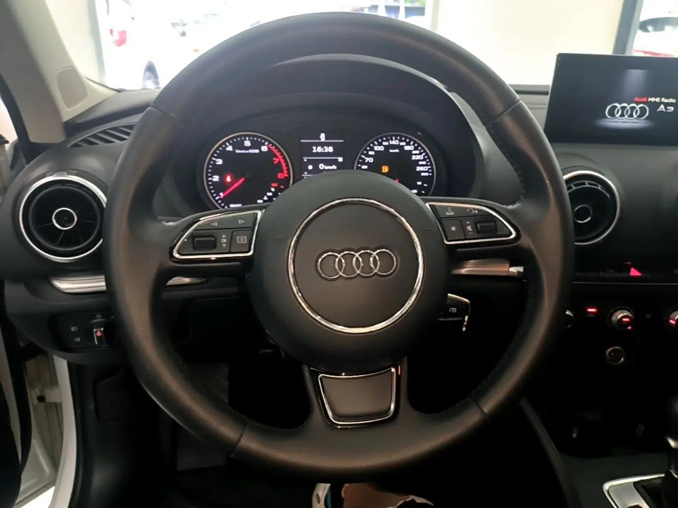 Audi A3 2015 Sportback 35 TFSI Millionth Anniversary Intelligent Leading Model — миниатюра 20