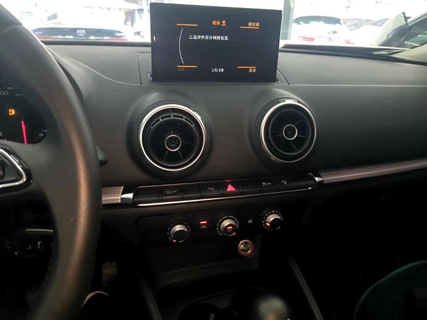 Audi A3 2015 Sportback 35 TFSI Millionth Anniversary Intelligent Leading Model — миниатюра 22