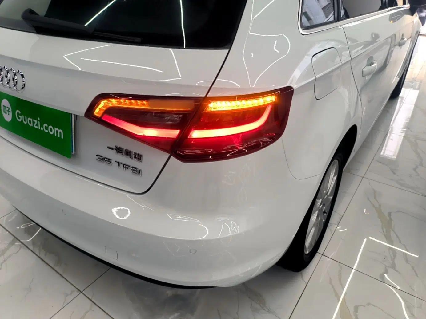 Audi A3 2015 Sportback 35 TFSI Millionth Anniversary Intelligent Leading Model — миниатюра 9