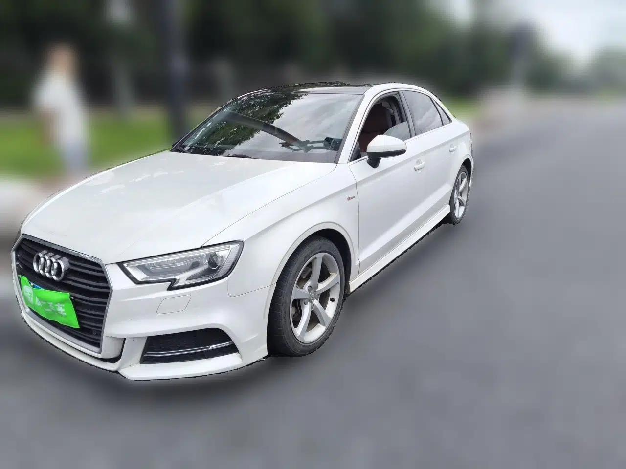 Audi A3 2018 30th Anniversary Edition Limousine 35 TFSI Fashion Model — миниатюра 1