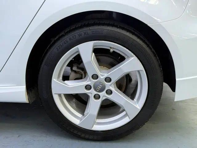 Audi A3 2020 Sportback 35 TFSI Fashion Edition China VI Emission Standard — миниатюра 10