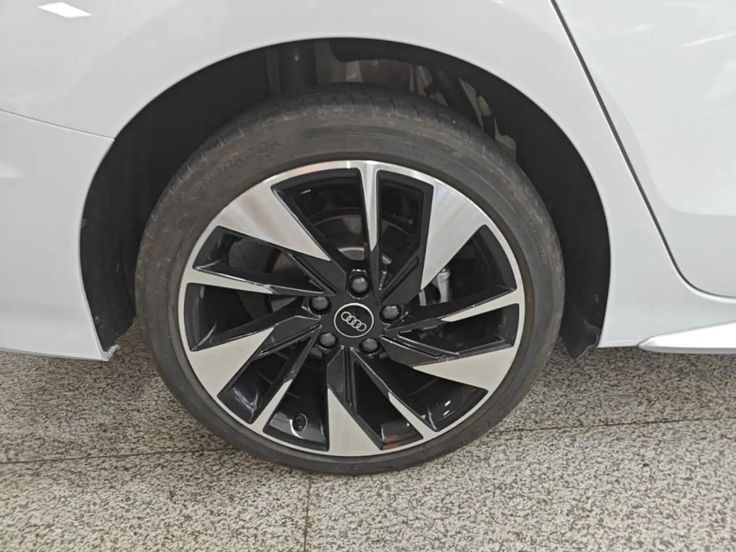 Audi A3 2024 A3L Limousine 35 TFSI Fashion Sport Model — миниатюра 11