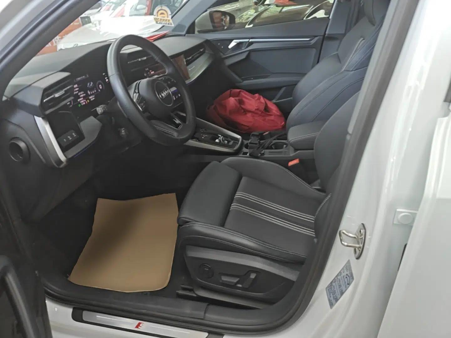 Audi A3 2024 A3L Limousine 35 TFSI Fashion Sport Model — миниатюра 17