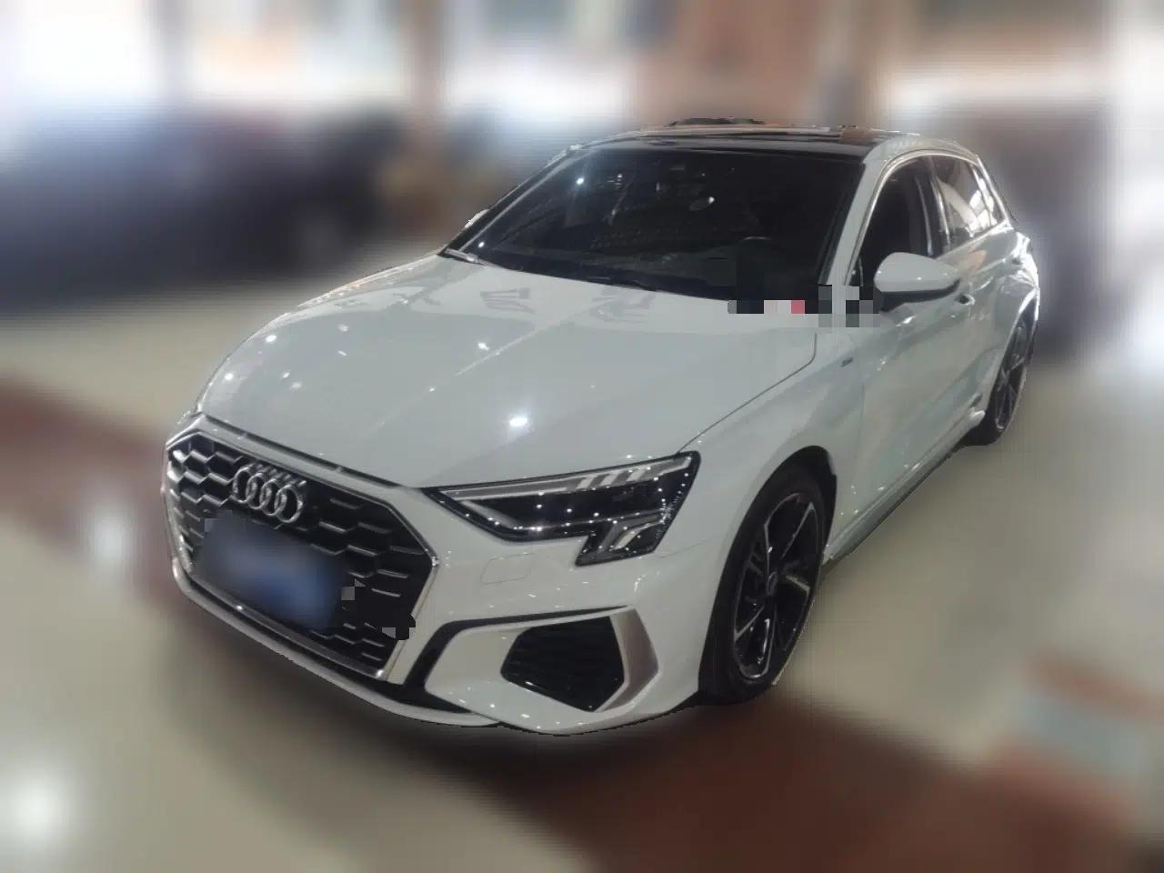 Audi A3 2022 Sportback 35 TFSI Fashionable Sports Model — миниатюра 1
