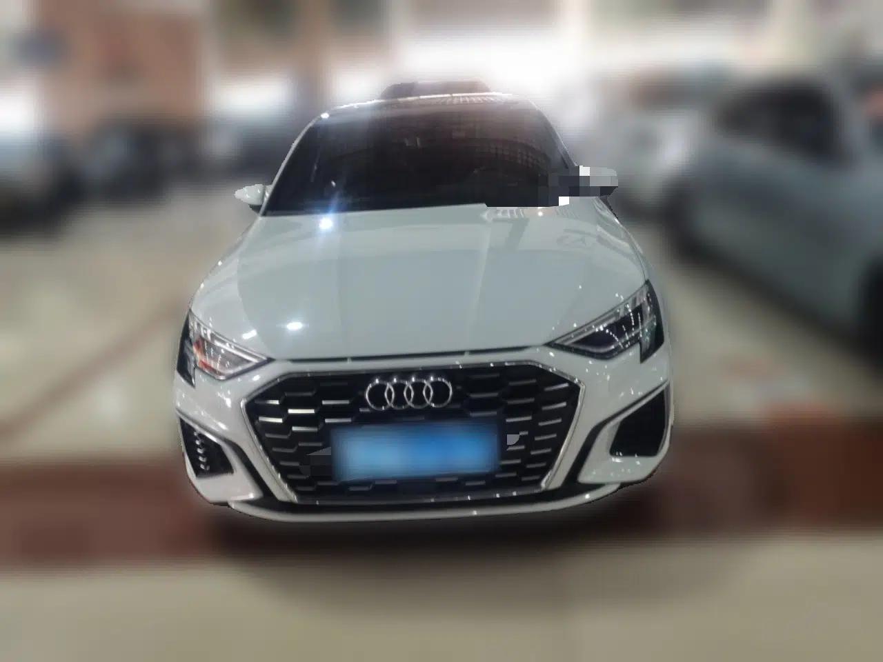 Audi A3 2022 Sportback 35 TFSI Fashionable Sports Model — миниатюра 2