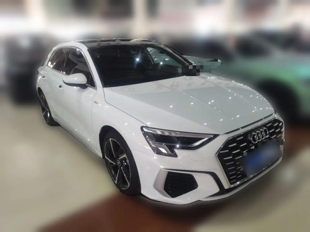 Audi A3 2022 Sportback 35 TFSI Fashionable Sports Model — миниатюра 3