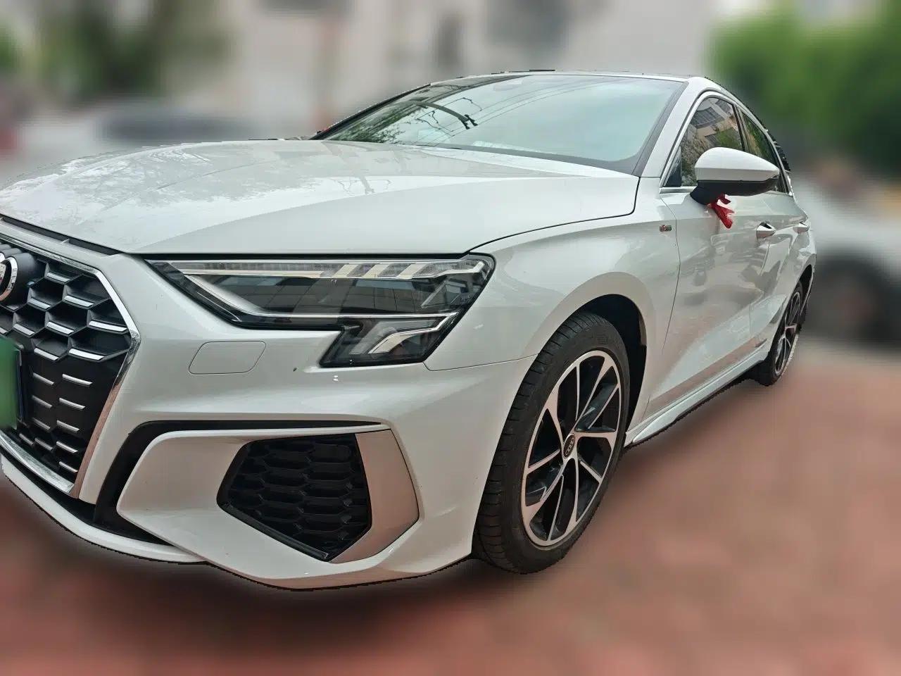 Audi A3 2023 Restyled Sportback 35 TFSI Progressive Sport Edition — миниатюра 1
