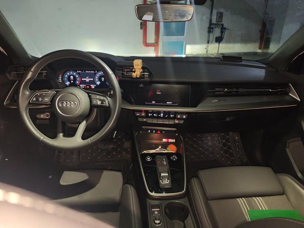 Audi A3 2023 Updated Sportback 35 TFSI Stylish Sports Type — миниатюра 6