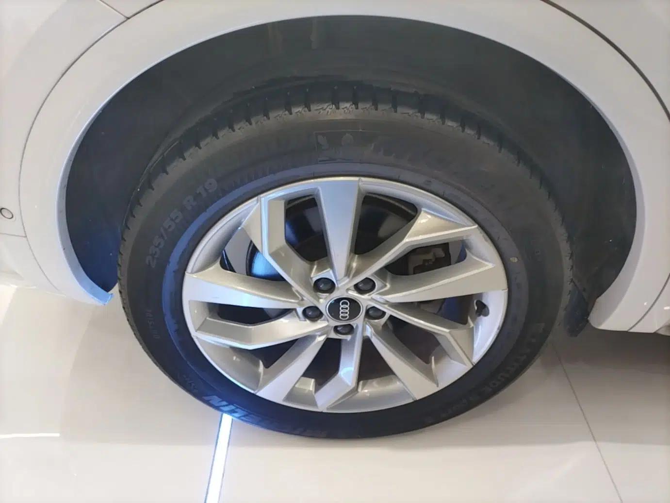 Audi Q5L 2022 Updated 40T Luxury Dynamic Edition — миниатюра 11