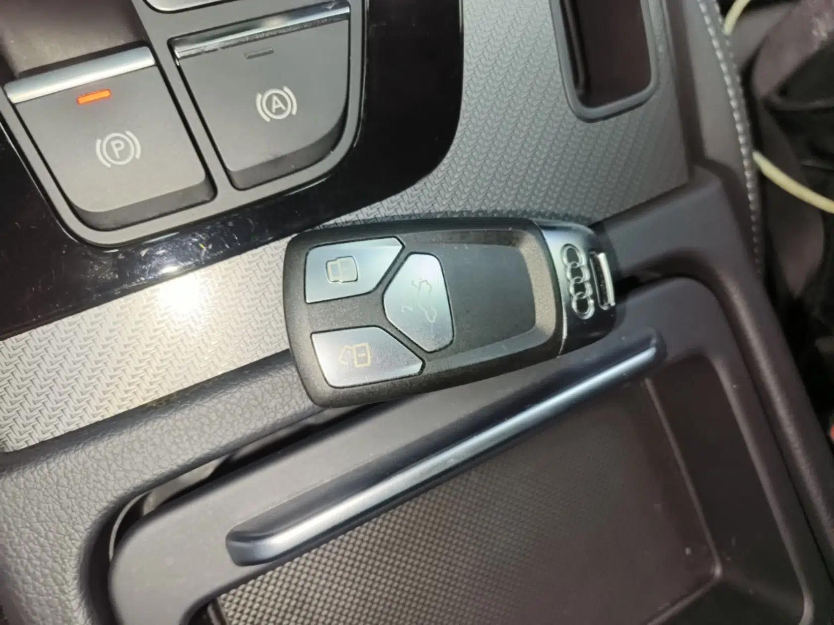 Audi Q5L 2024 40 TFSI Luxury Dynamic Edition — миниатюра 28