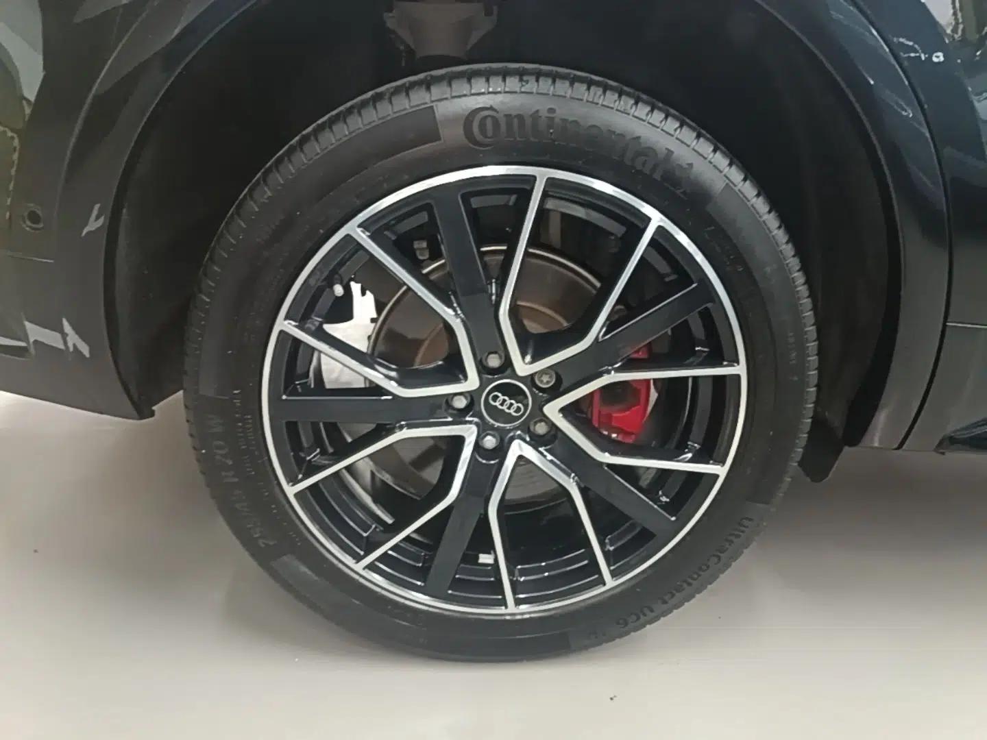 Audi Q5L 2024 45 TFSI Luxury Dynamic Model — миниатюра 11