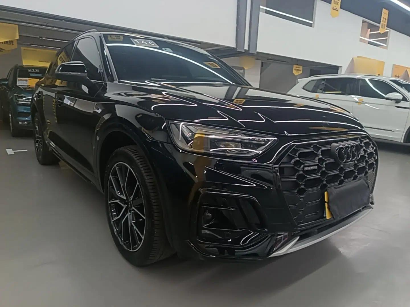 Audi Q5L 2024 45 TFSI Luxury Dynamic Model — миниатюра 3
