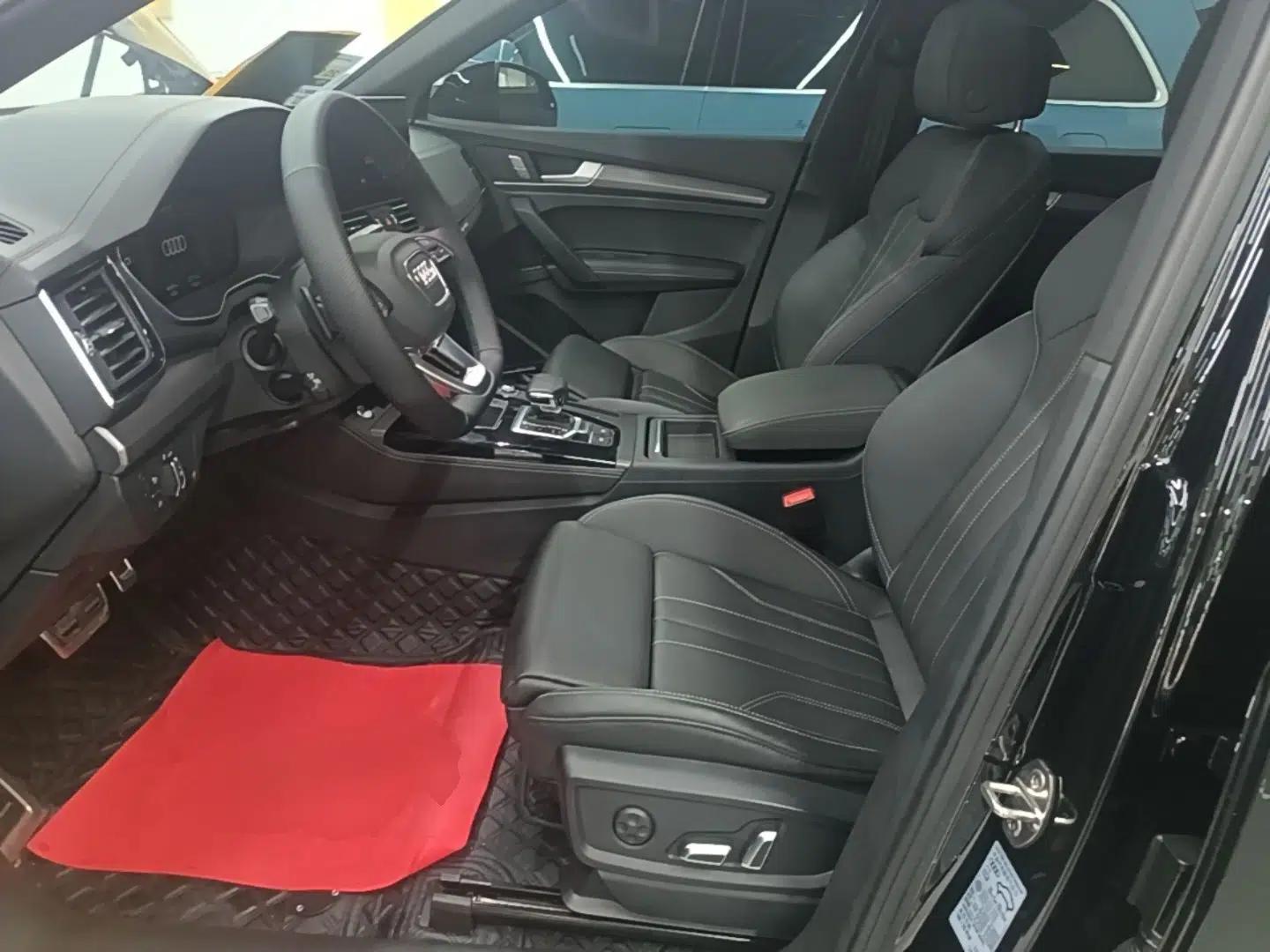 Audi Q5L 2024 45 TFSI Luxury Dynamic Model — миниатюра 22