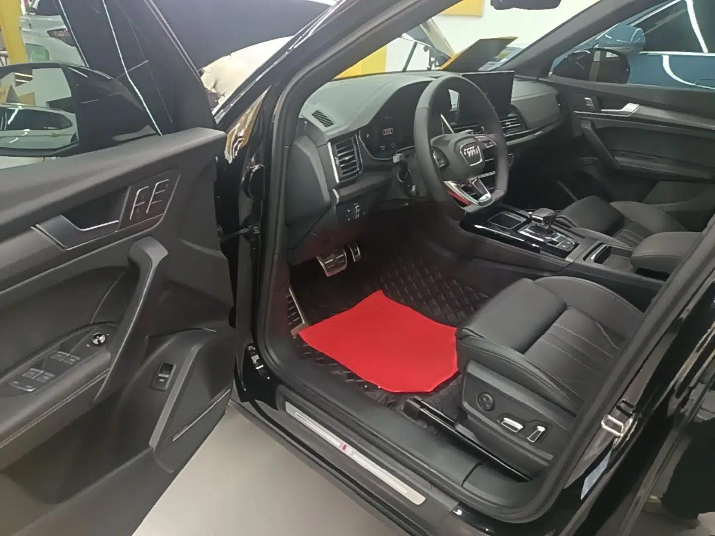 Audi Q5L 2024 45 TFSI Luxury Dynamic Model — миниатюра 23