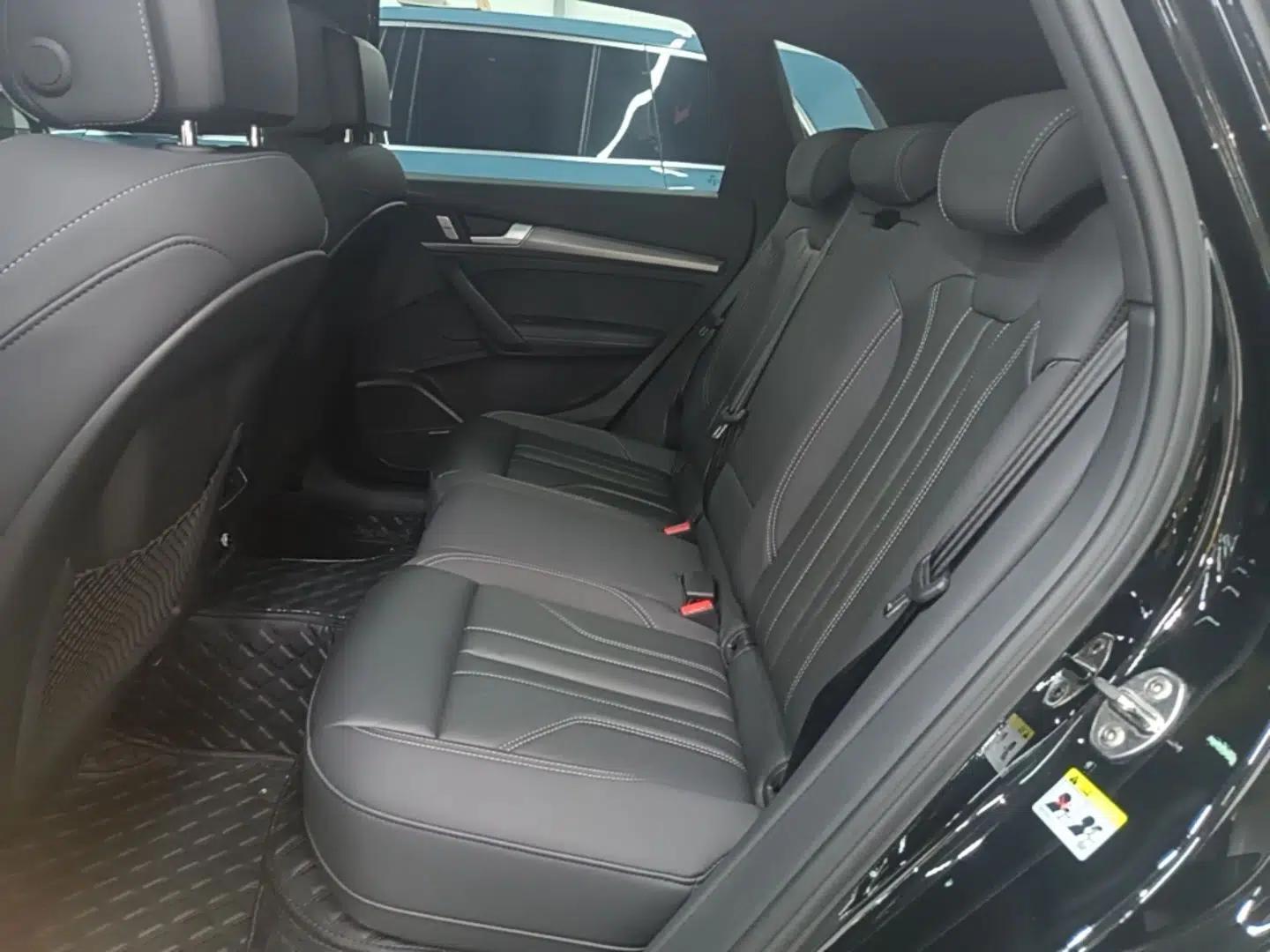 Audi Q5L 2024 45 TFSI Luxury Dynamic Model — миниатюра 25
