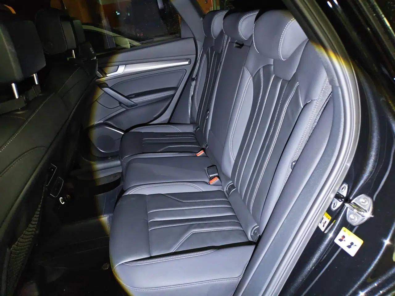 Audi Q5L 2023 40T Luxury Dynamic Model — миниатюра 17