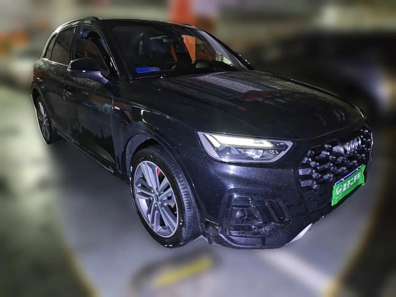 Audi Q5L 2023 40T Luxury Dynamic Model — миниатюра 3