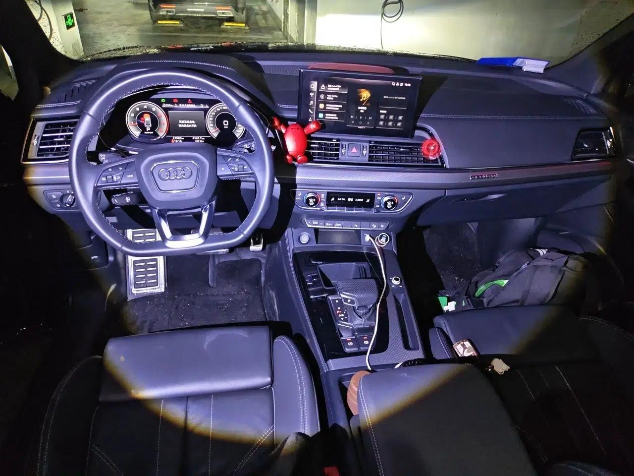 Audi Q5L 2023 40T Luxury Dynamic Model — миниатюра 9
