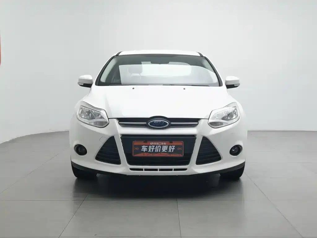 Ford Focus 2012 Sedan 1.6L Automatic Comfort — миниатюра 3
