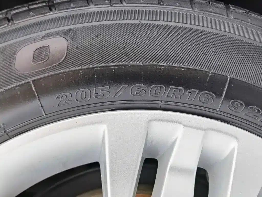 Ford Focus 2012 Sedan 1.6L Automatic Comfort — миниатюра 24