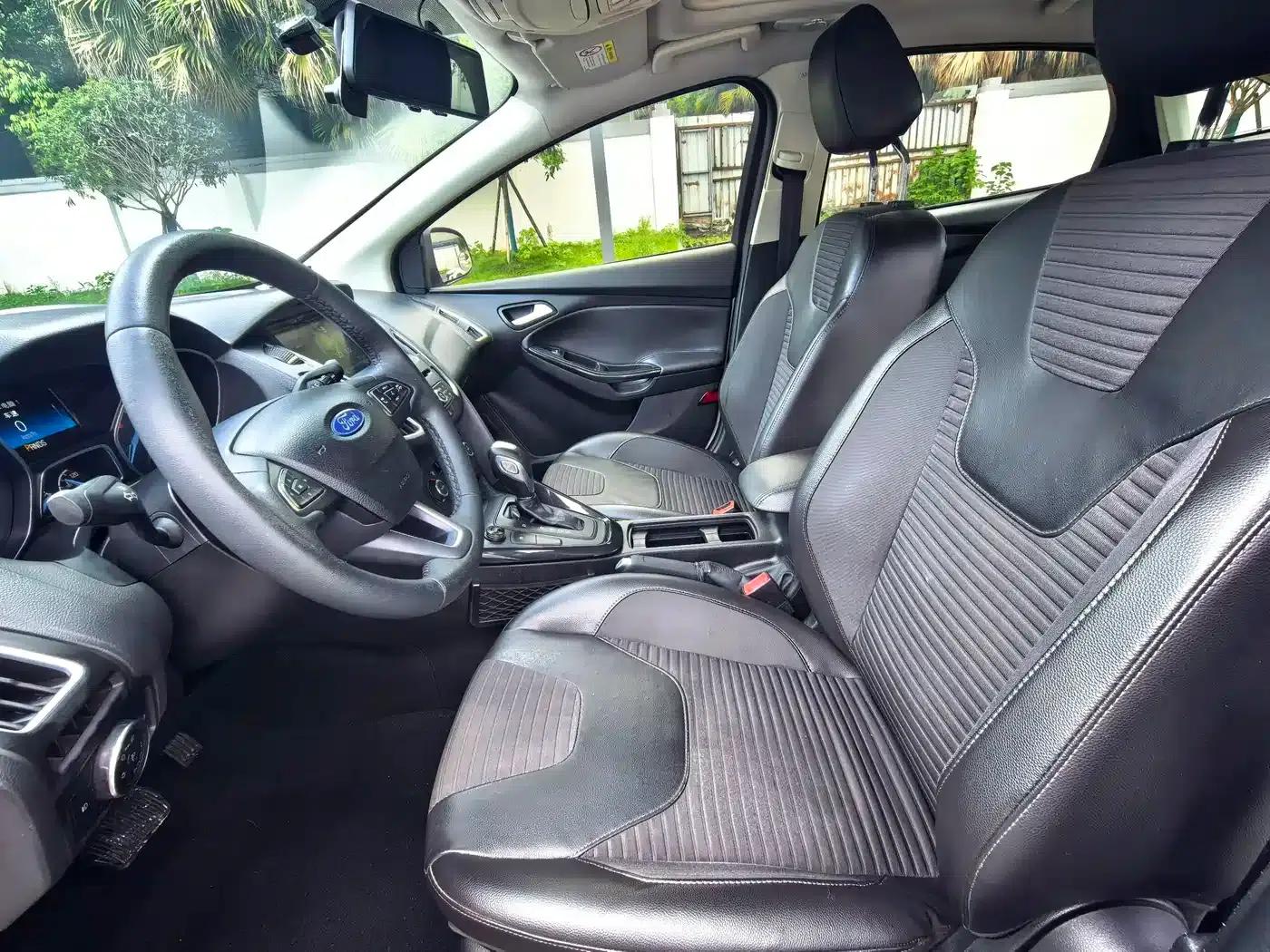 2015 Ford Focus Sedan EcoBoost 180 Automatic Elite — миниатюра 5