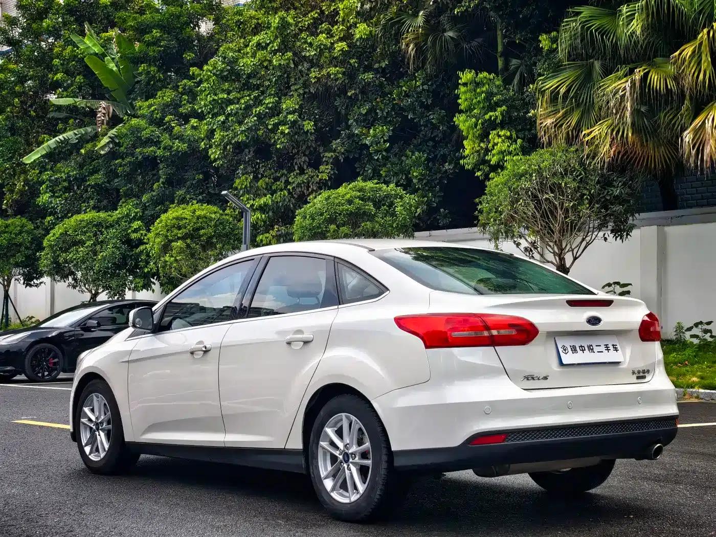 2015 Ford Focus Sedan EcoBoost 180 Automatic Elite — миниатюра 8
