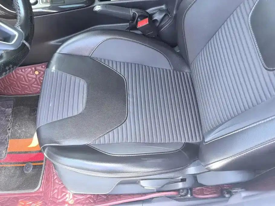 2017 Ford Focus Hatchback EcoBoost 180 Automatic Elite — миниатюра 9