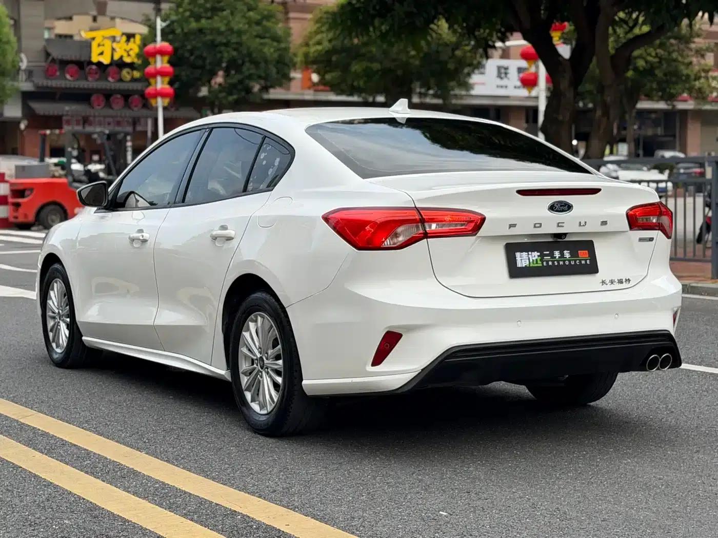 2020 Ford Focus Sedan EcoBoost 180 Automatic Trend Edition — миниатюра 15