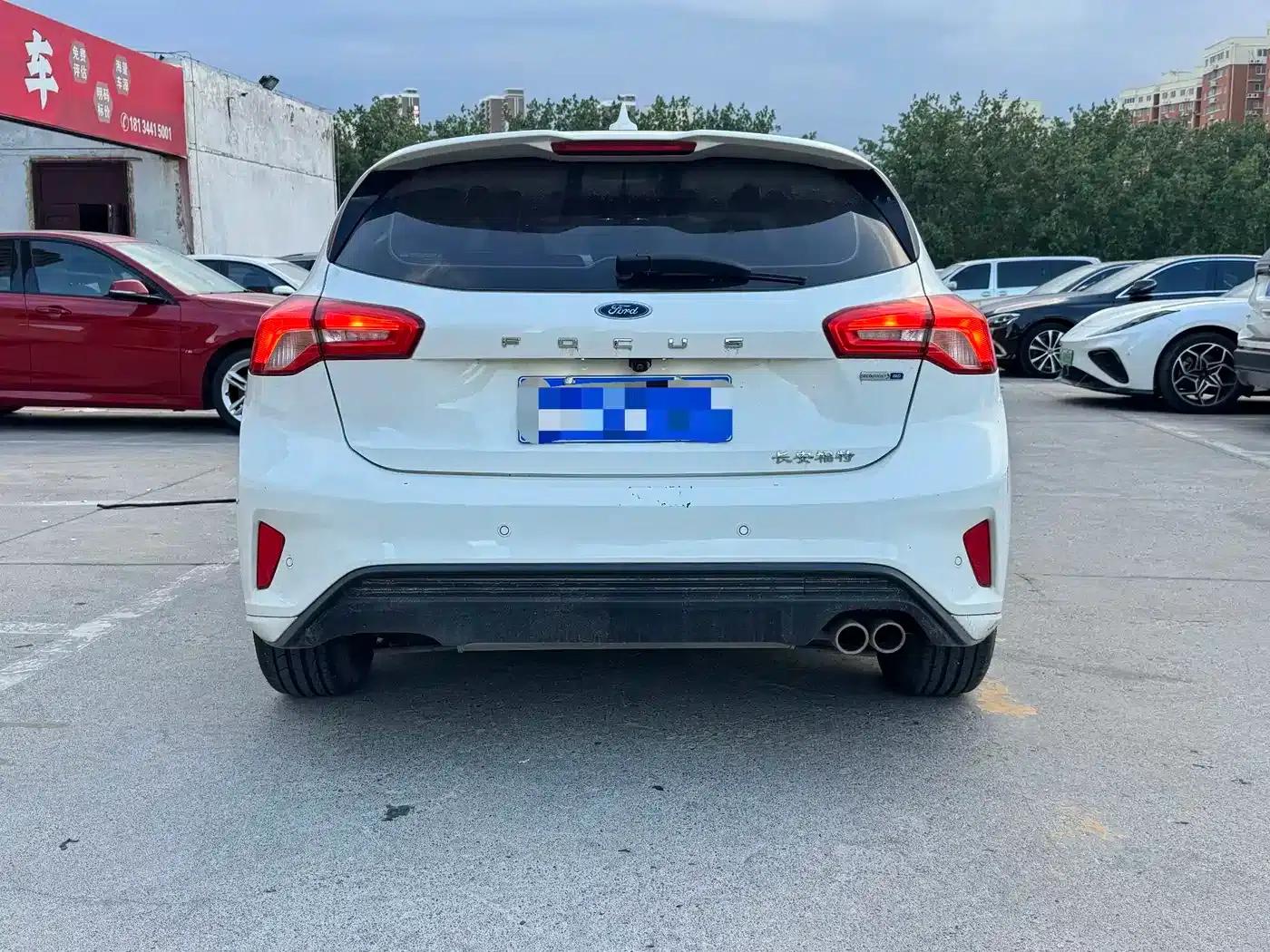 Ford Focus 2021 Hatchback EcoBoost 180 Automatic Trend Edition — миниатюра 6