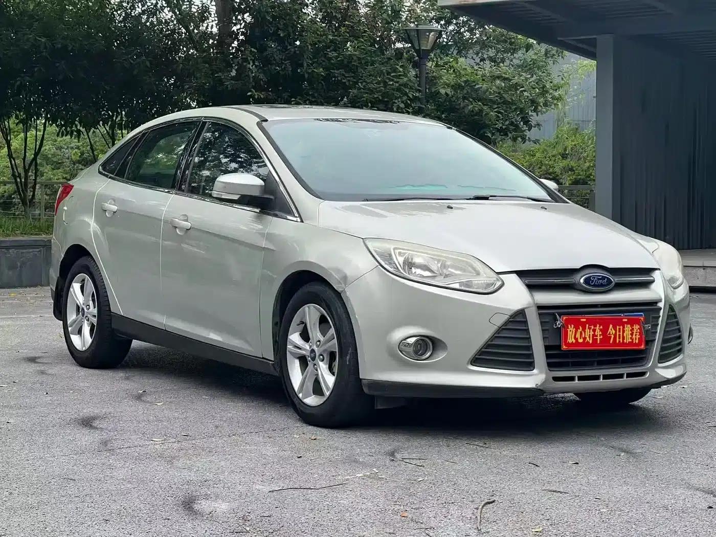 Ford Focus 2012 Sedan 1.6L Automatic Comfort — миниатюра 1