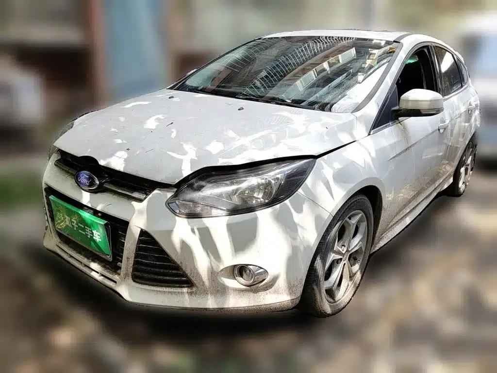 Ford Focus 2012 Hatchback 2.0L Manual Deluxe Sport — миниатюра 1