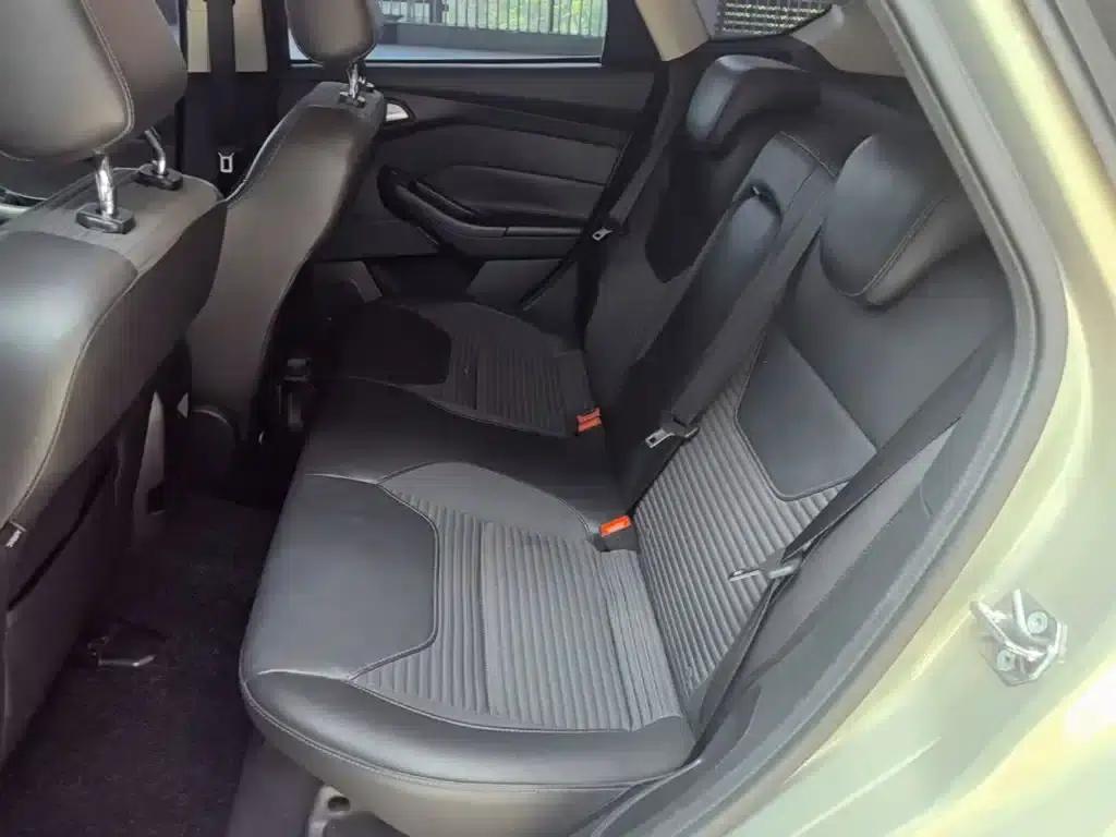 2015 Ford Focus Hatchback EcoBoost 180 Automatic Sport — миниатюра 17