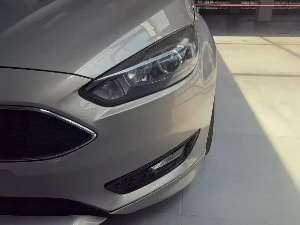 2015 Ford Focus Hatchback EcoBoost 180 Automatic Sport — миниатюра 24