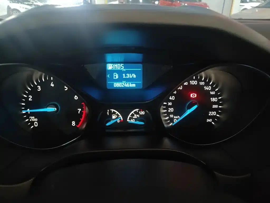 Ford Focus 2017 Sedan 1.6L Automatic Fashion Smart Edition — миниатюра 8