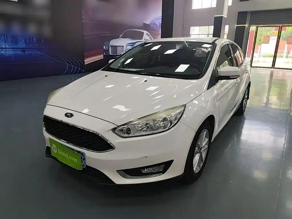 Ford Focus 2017 Hatchback 1.6L Automatic Fashion Smart Edition — миниатюра 1