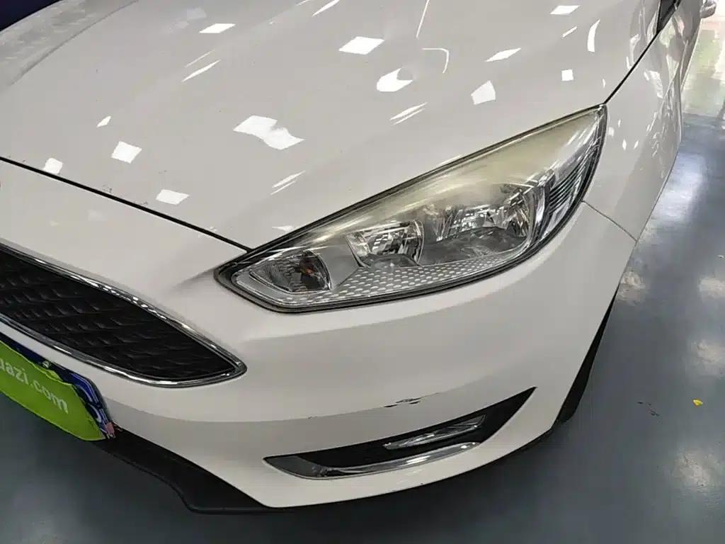 Ford Focus 2017 Hatchback 1.6L Automatic Fashion Smart Edition — миниатюра 24