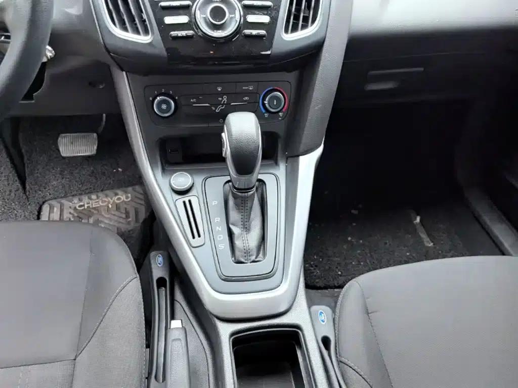 Ford Focus 2018 Hatchback Classic 1.6L Automatic Comfort Smart Edition — миниатюра 14