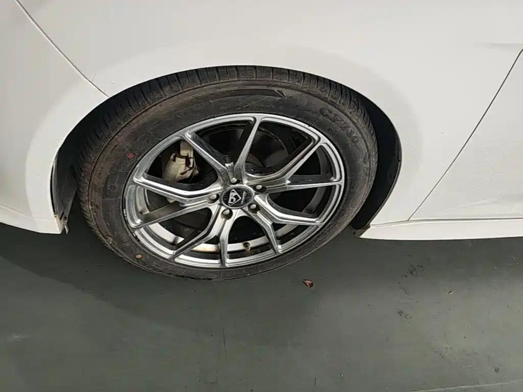 Ford Focus 2018 Hatchback Classic 1.6L Automatic Comfort Smart Edition — миниатюра 23