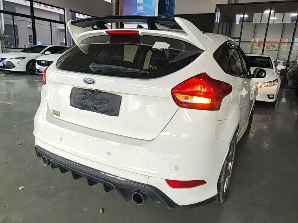 Ford Focus 2018 Hatchback Classic 1.6L Automatic Comfort Smart Edition — миниатюра 7