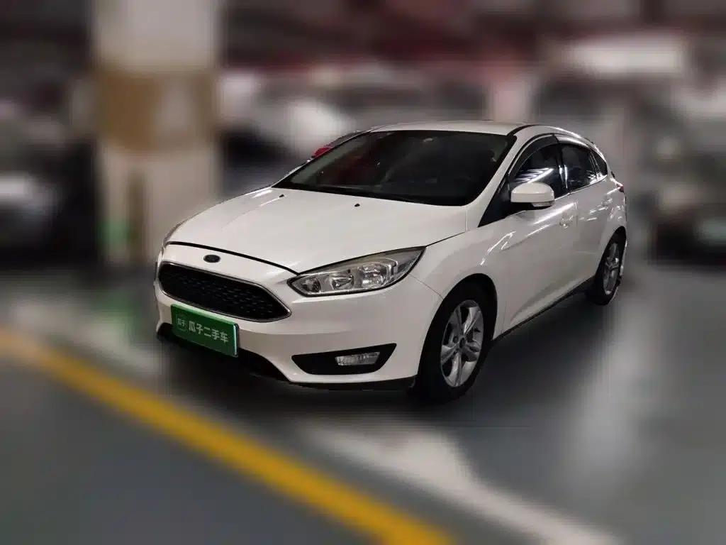 Ford Focus 2015 Hatchback 1.6L Automatic Comfort — миниатюра 2