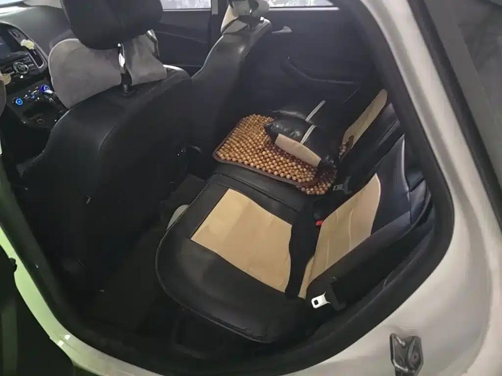Ford Focus 2018 Sedan Classic 1.6L Automatic Fashion Smart Edition — миниатюра 17