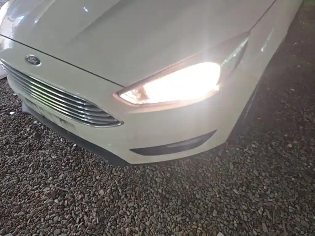 Ford Focus 2018 Sedan Classic 1.6L Automatic Fashion Smart Edition — миниатюра 24