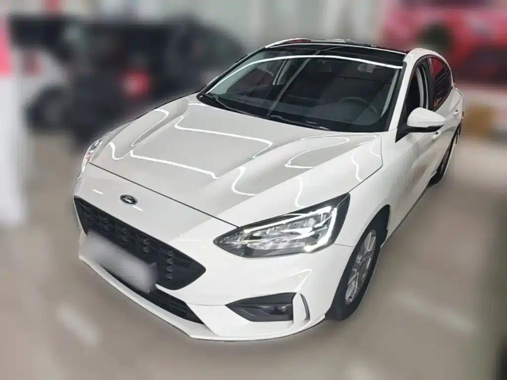 Ford Focus 2021 Hatchback EcoBoost 180 Automatic Trend Edition — миниатюра 1