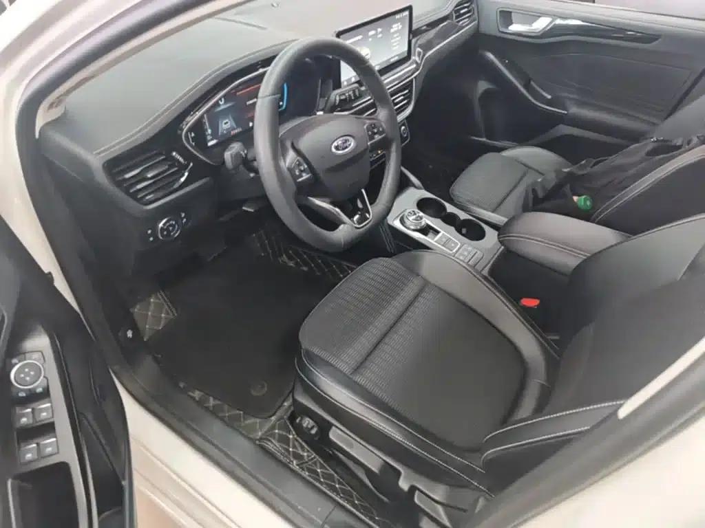Ford Focus 2021 Hatchback EcoBoost 180 Automatic Trend Edition — миниатюра 23