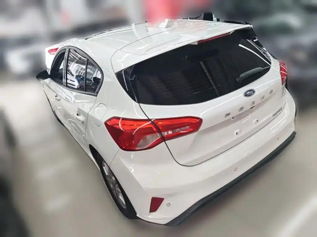 Ford Focus 2021 Hatchback EcoBoost 180 Automatic Trend Edition — миниатюра 9