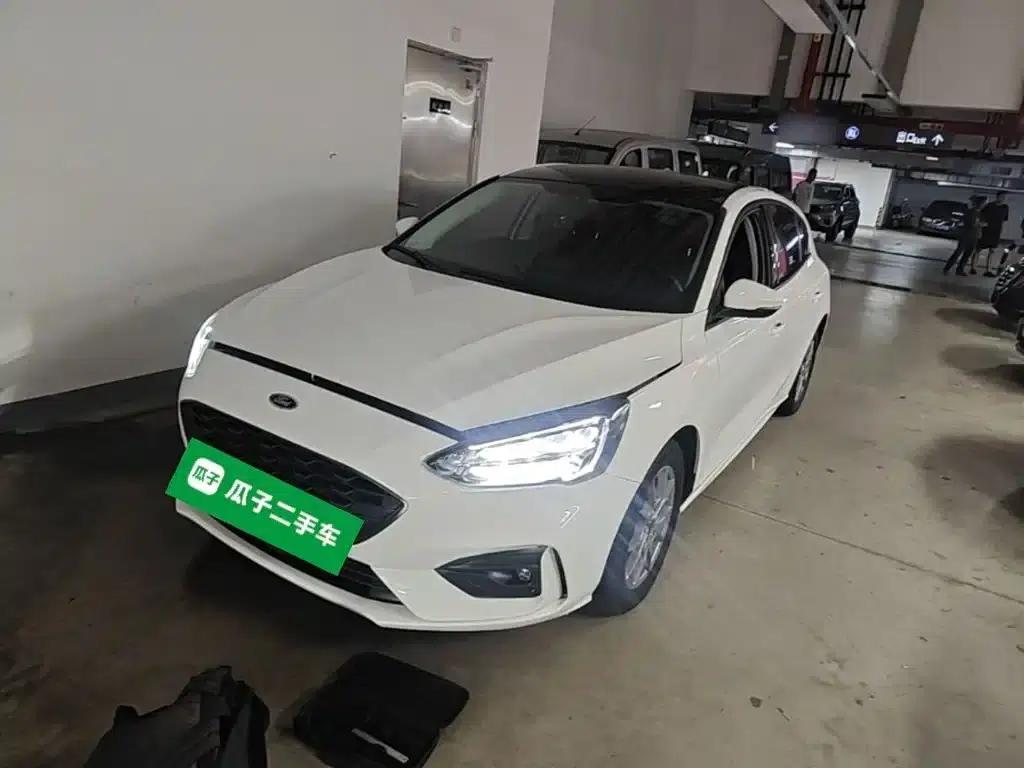 Ford Focus 2021 Hatchback EcoBoost 180 Automatic Trend Edition — миниатюра 2