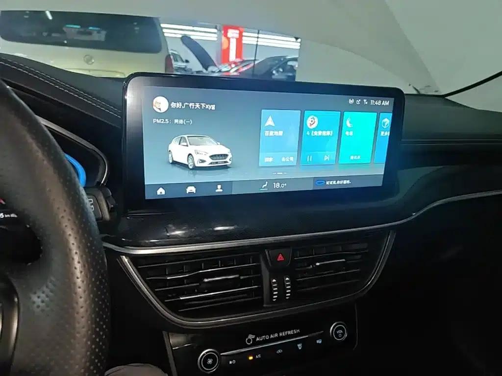 Ford Focus 2021 Hatchback EcoBoost 180 Automatic Trend Edition — миниатюра 13
